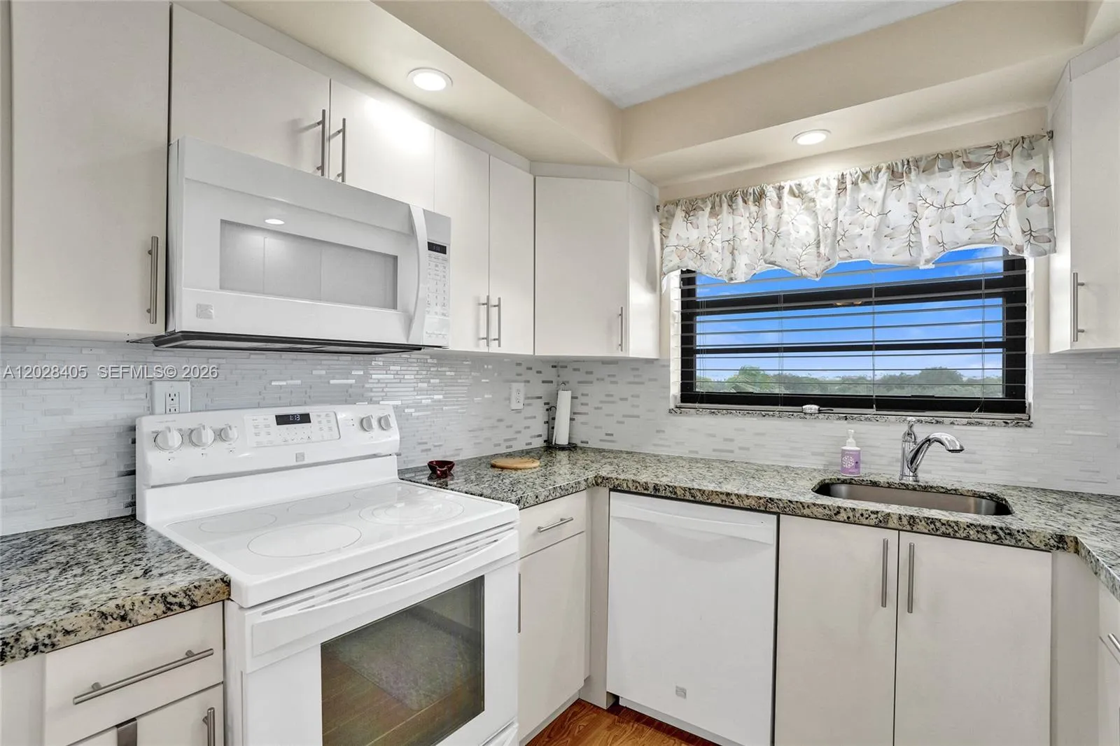 901 Colony Point Cir # 501, Pembroke Pines FL 33026