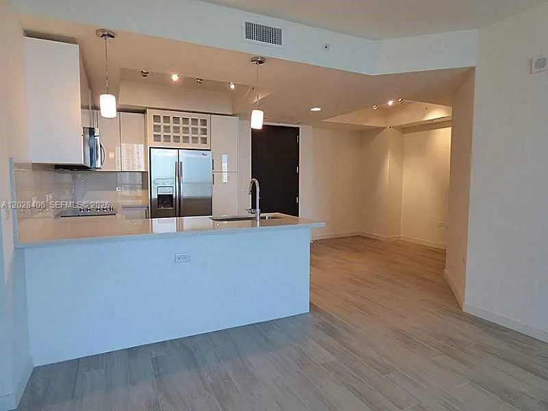 999 SW 1 AVE # 1907, Miami FL 33130