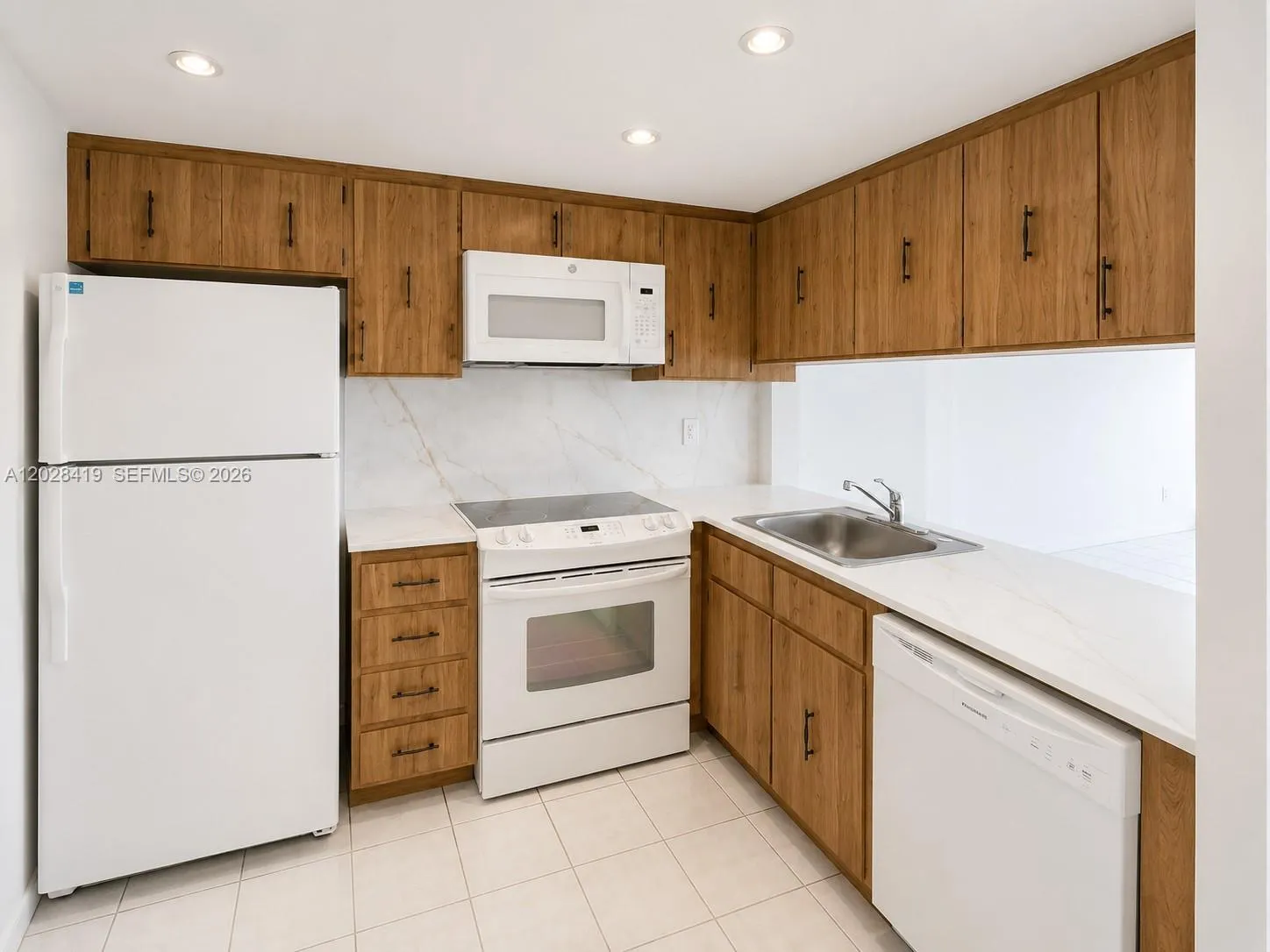 16465 NE 22nd Avenue # 206, North Miami Beach FL 33160