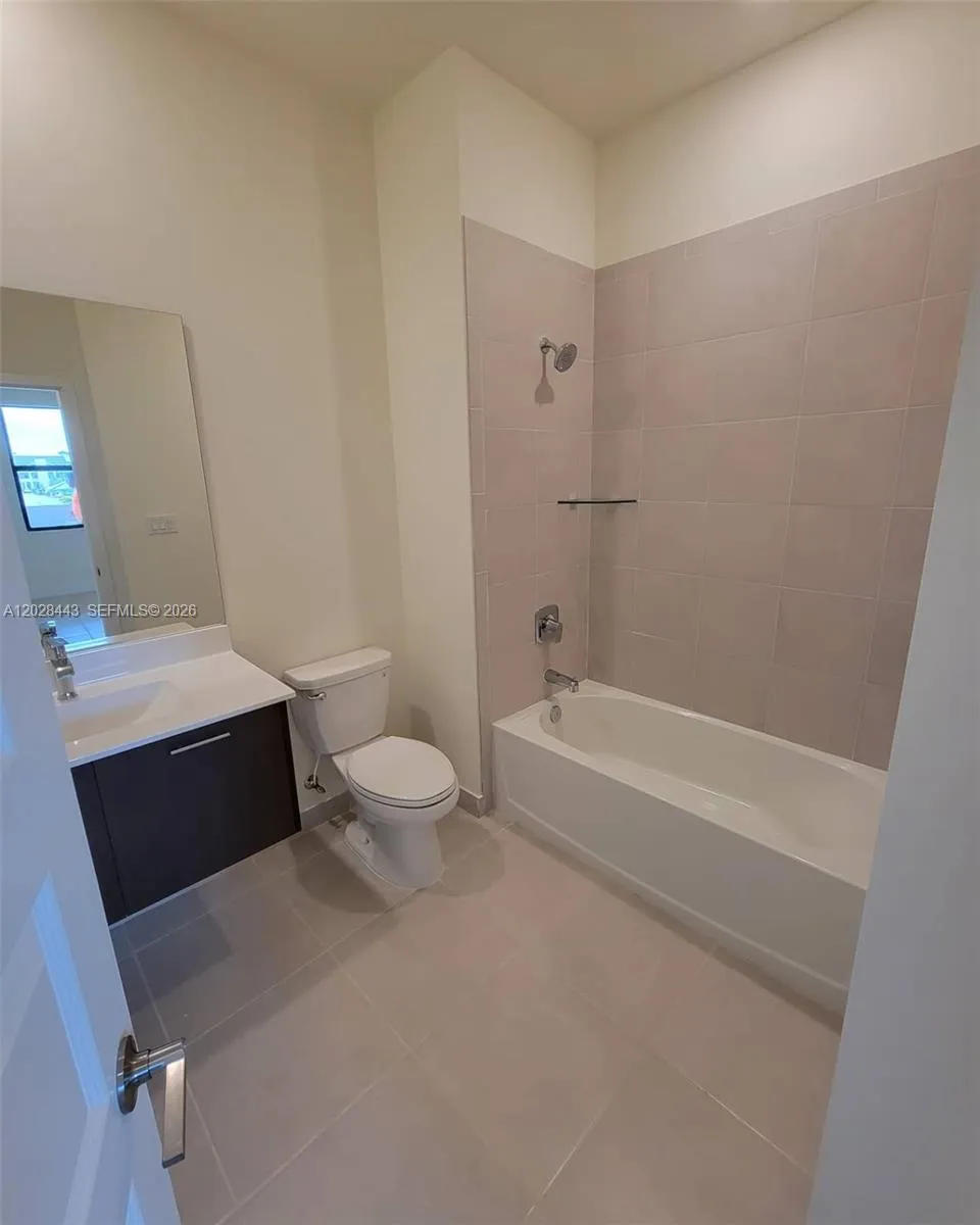 7915 NW 104th Ave # 25, Doral FL 33178