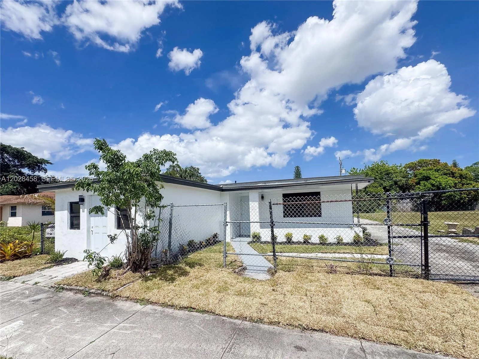 212 NW 28th Way, Fort Lauderdale FL 33311