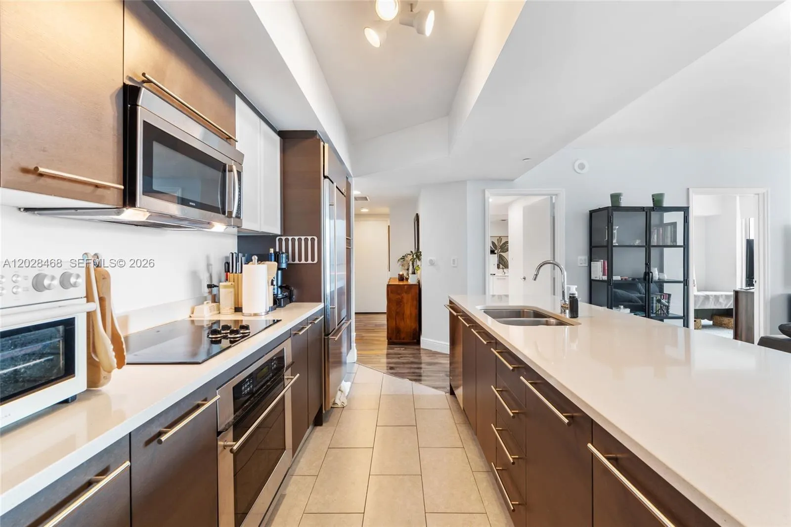 55 SE 6th St # 3303, Miami FL 33131