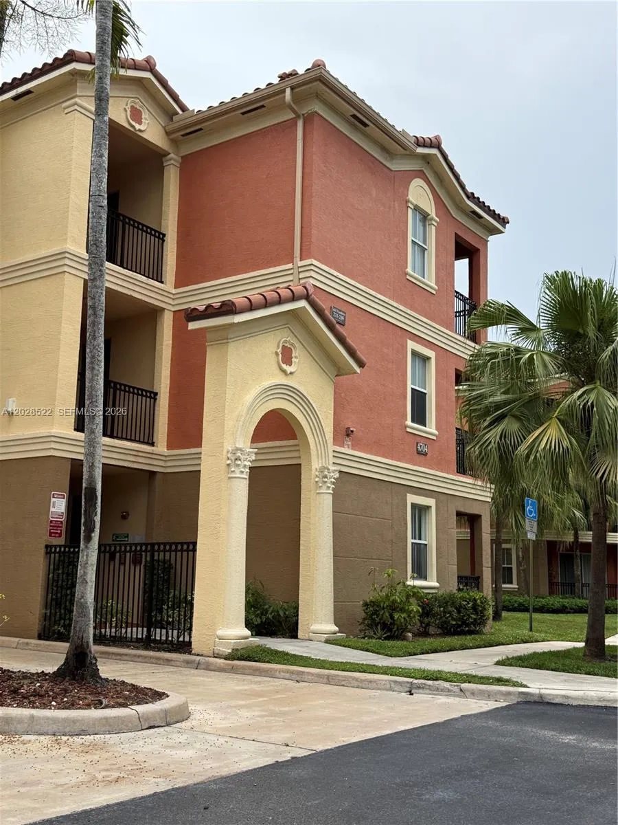 4704 SW 160th Ave # 215, Miramar FL 33027