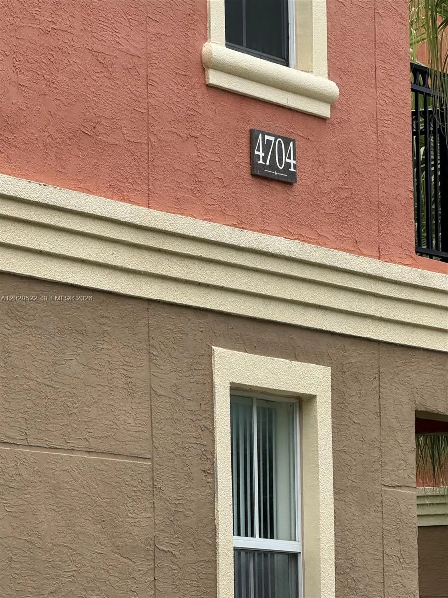 4704 SW 160th Ave # 215, Miramar FL 33027