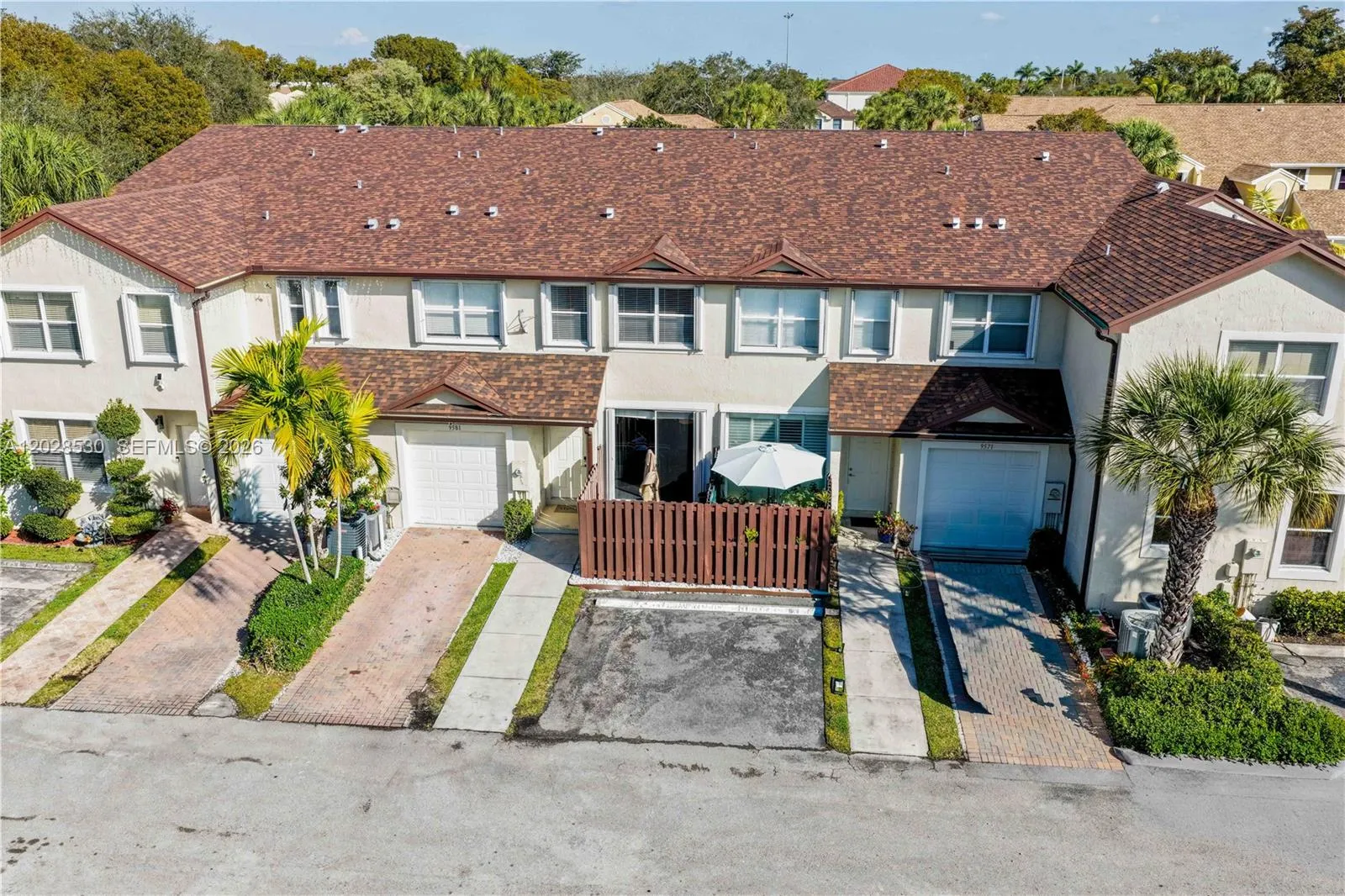 9581 SW 3rd St, Pembroke Pines FL 33025