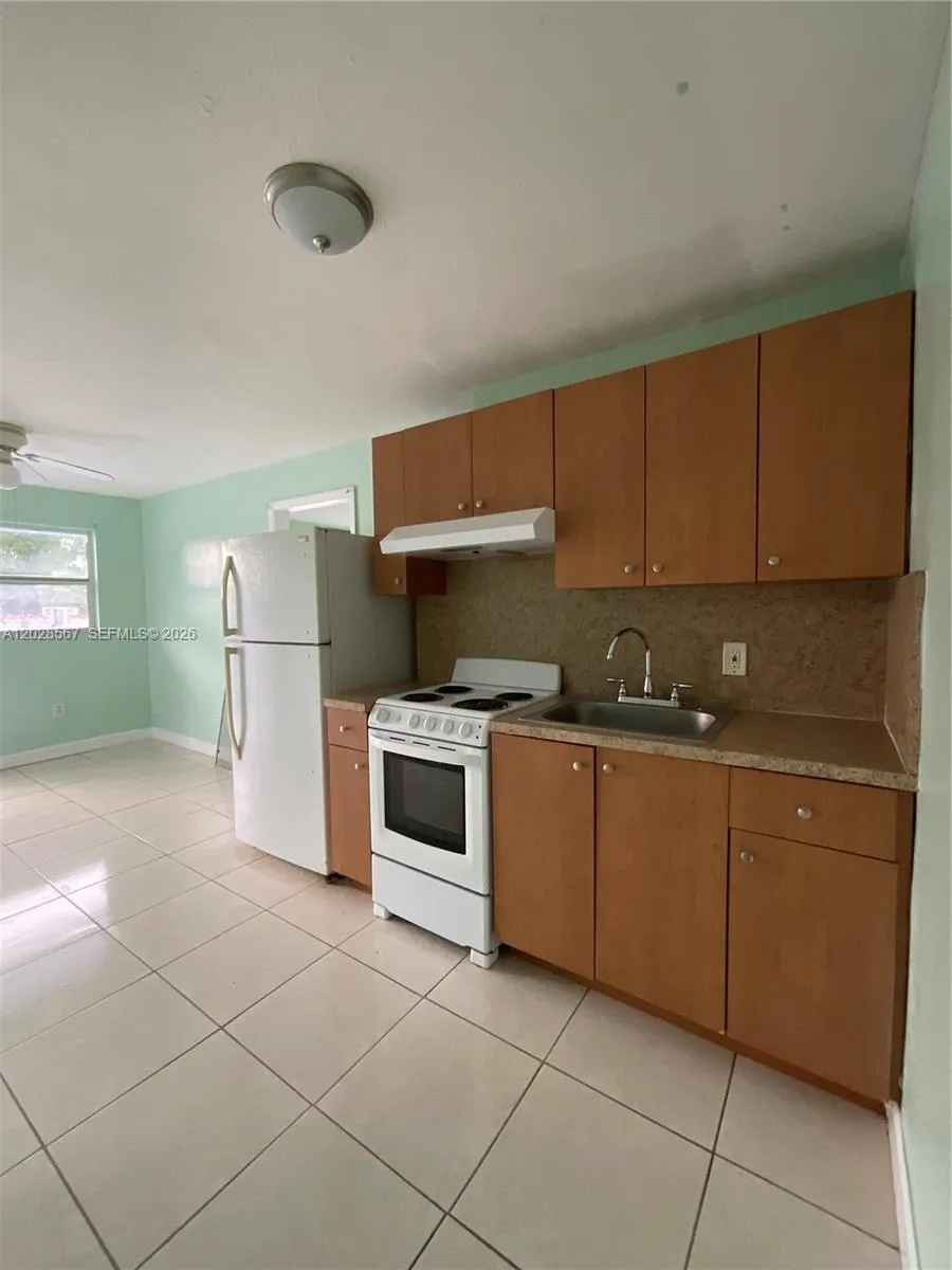736 NW 42nd St # 2, Miami FL 33127