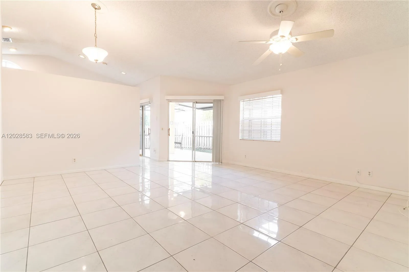 1341 Seagrape Cir, Weston FL 33326