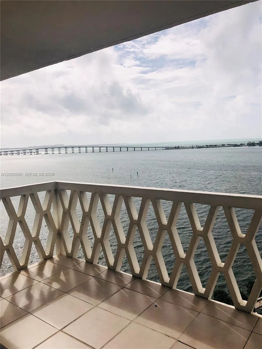 1430 Brickell Bay Dr # 5, Miami FL 33131