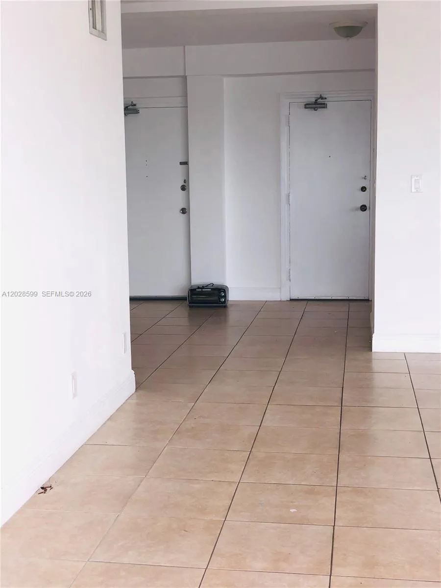 1430 Brickell Bay Dr # 5, Miami FL 33131