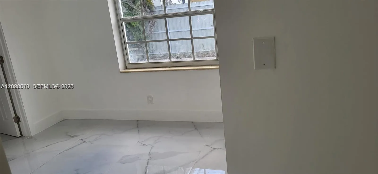 712 Hialeah Dr, Hialeah FL 33010