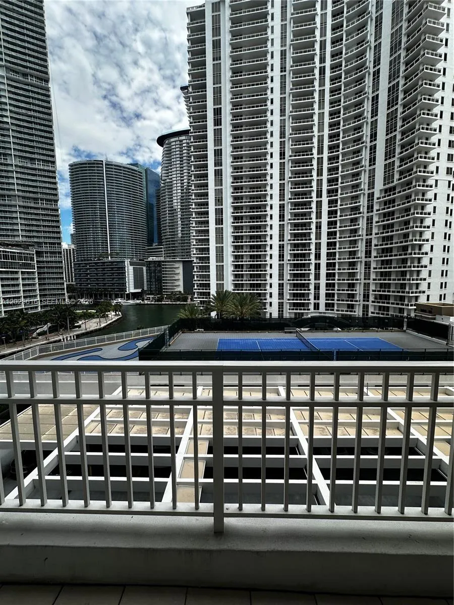 801 Brickell Key Blvd # 906, Miami FL 33131
