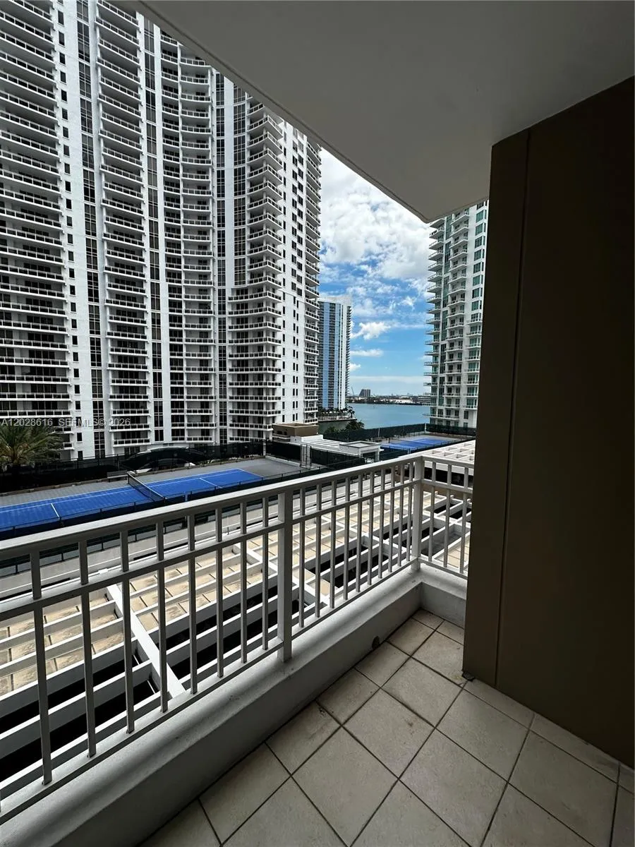 801 Brickell Key Blvd # 906, Miami FL 33131