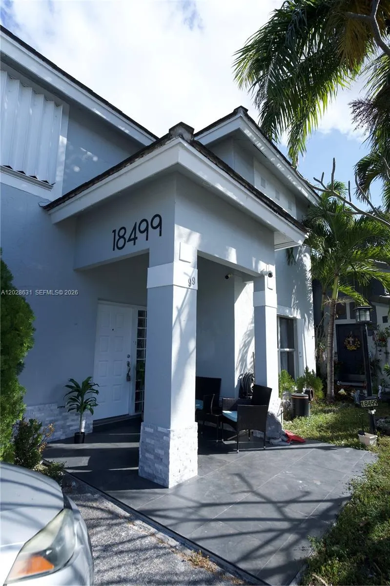 18499 NW 52nd Path, Miami Gardens FL 33055