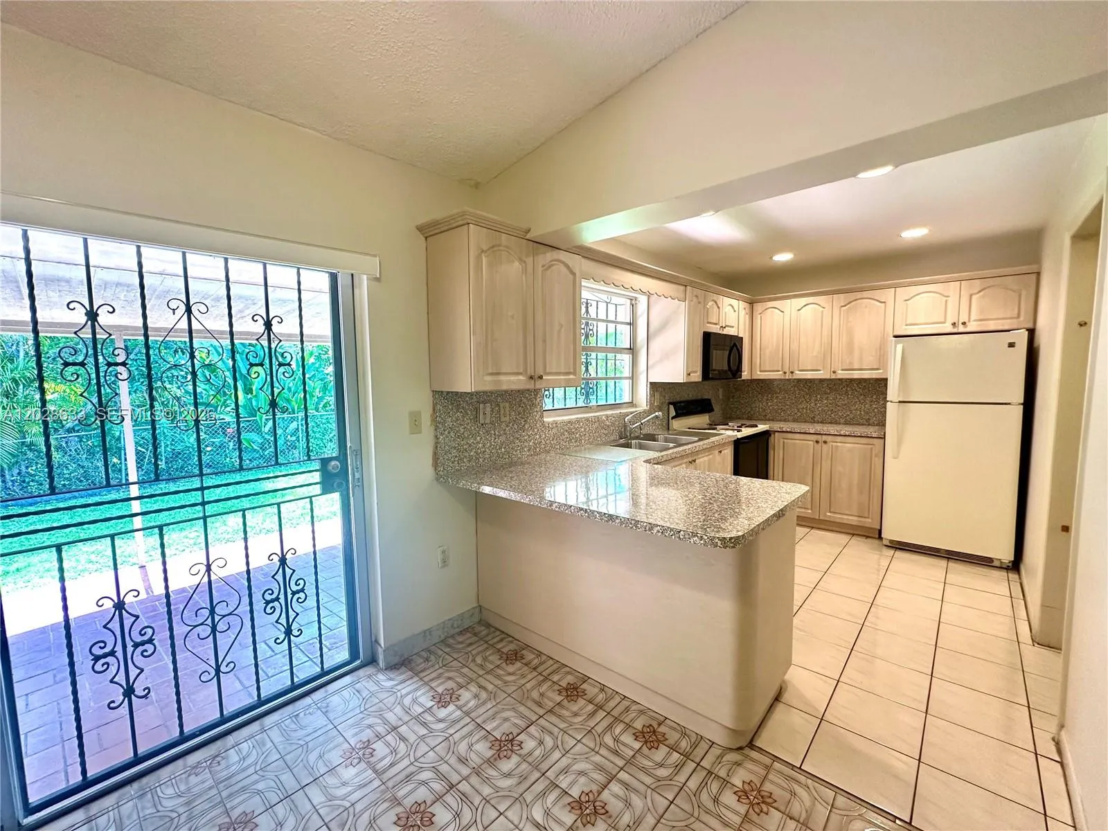 900 SW 104th Ave # 5B, Miami FL 33174