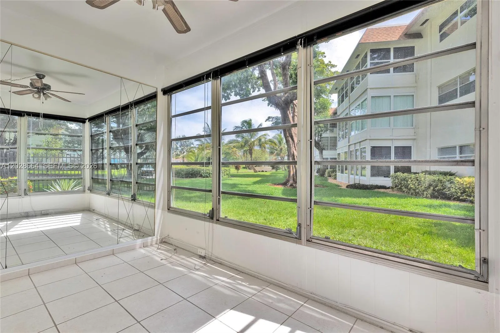 4805 NW 35th St # 416, Lauderdale Lakes FL 33319