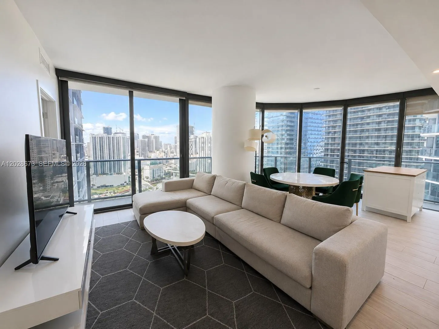 55 SW 9th St # 3201, Miami FL 33130