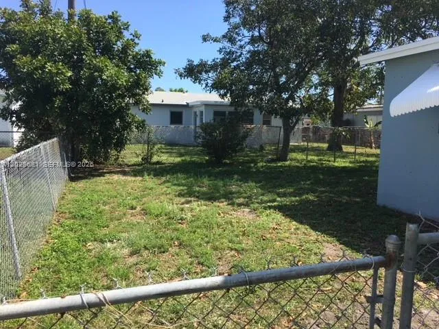 1580 NW 32nd Ave # 1580, Lauderhill FL 33311