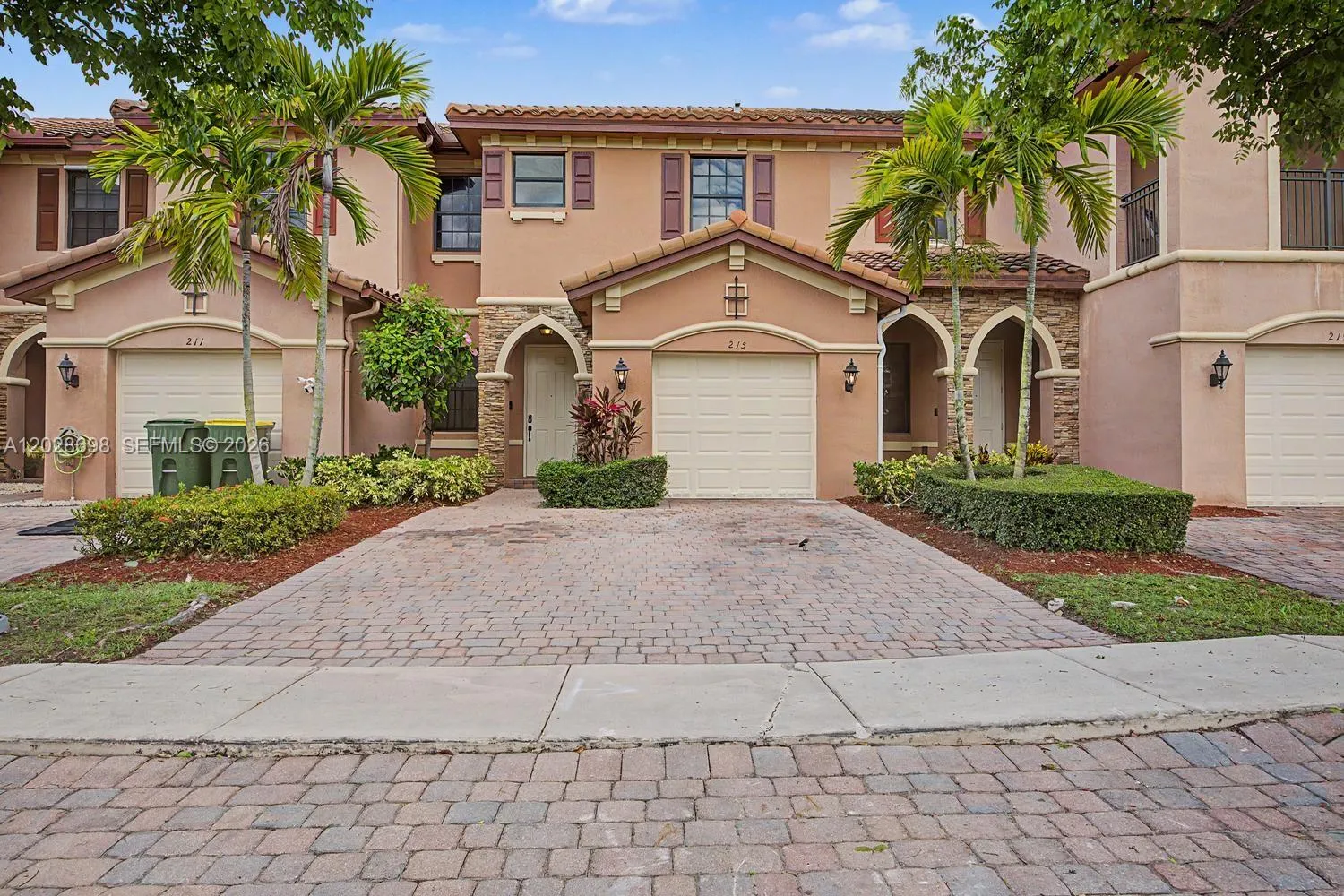 215 SE 37th Pl, Homestead FL 33033