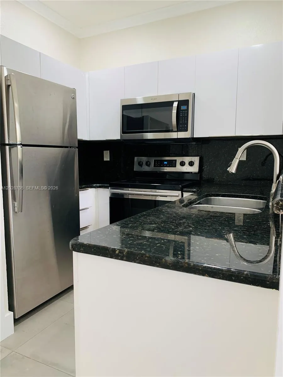 17650 NW 73rd Ave # 202, Hialeah FL 33015