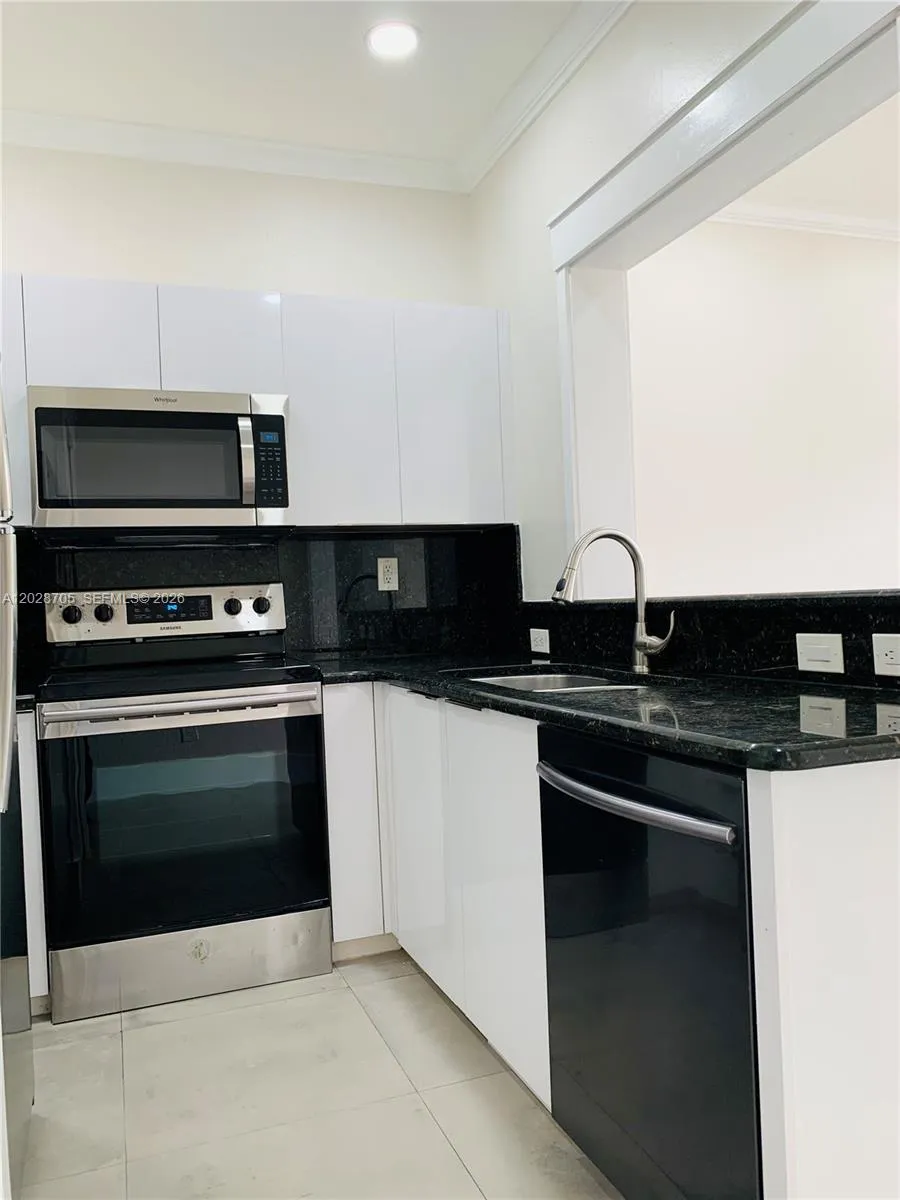 17650 NW 73rd Ave # 202, Hialeah FL 33015