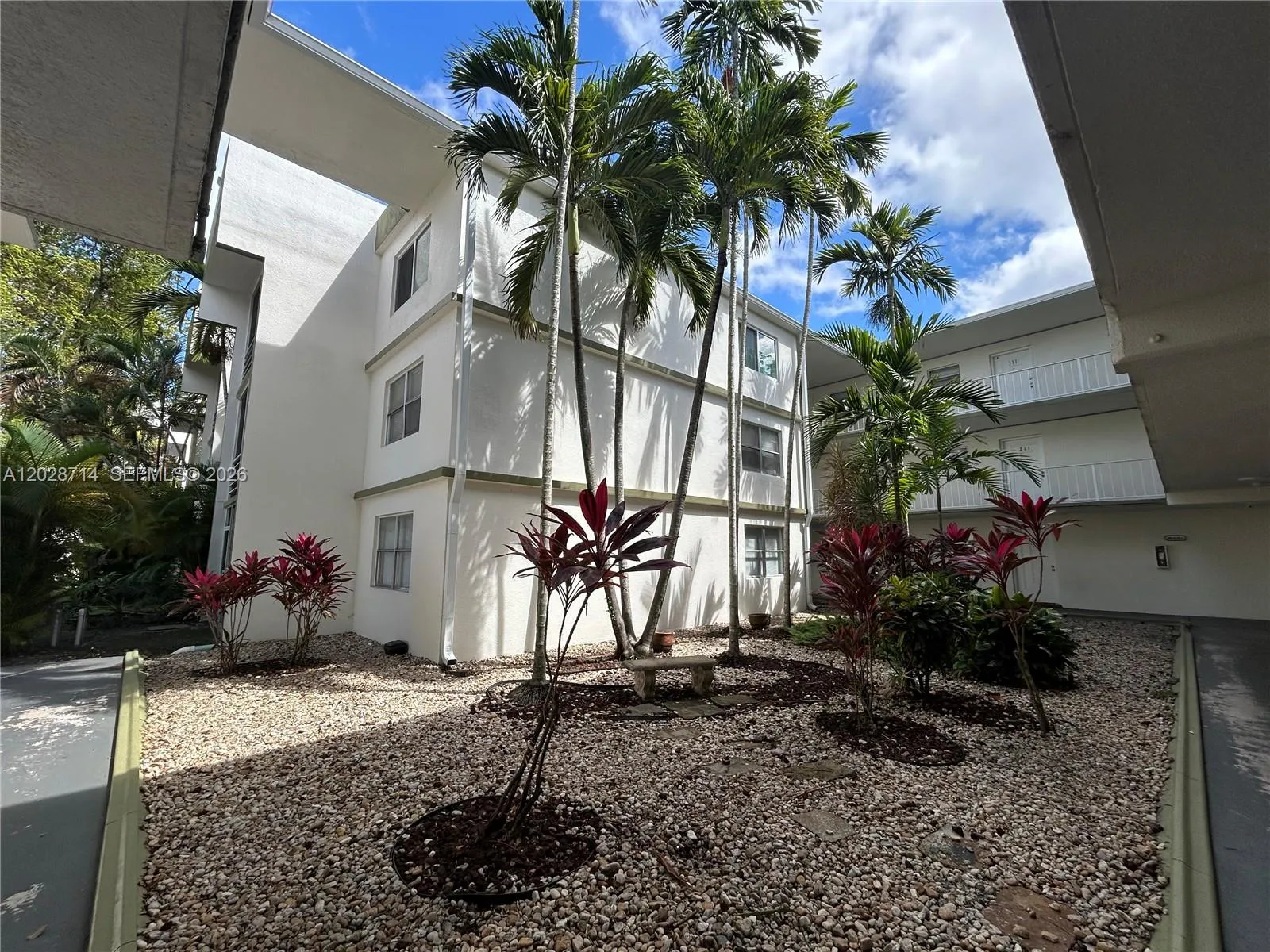 4205 N University Dr # 112, Sunrise FL 33351