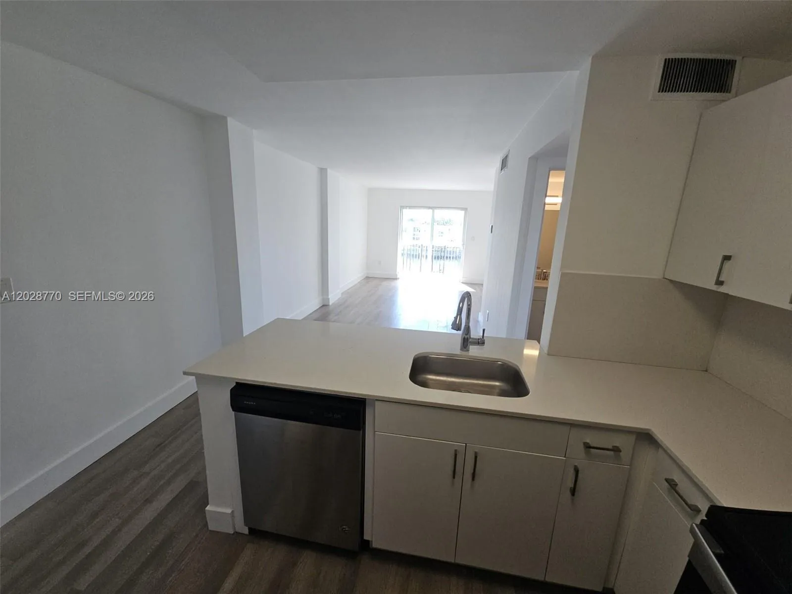 8101 Crespi Blvd # 304, Miami Beach FL 33141