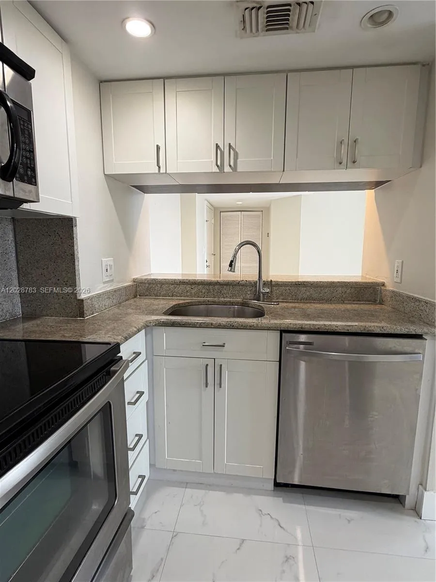 770 Claughton Island Dr # 704, Miami FL 33131