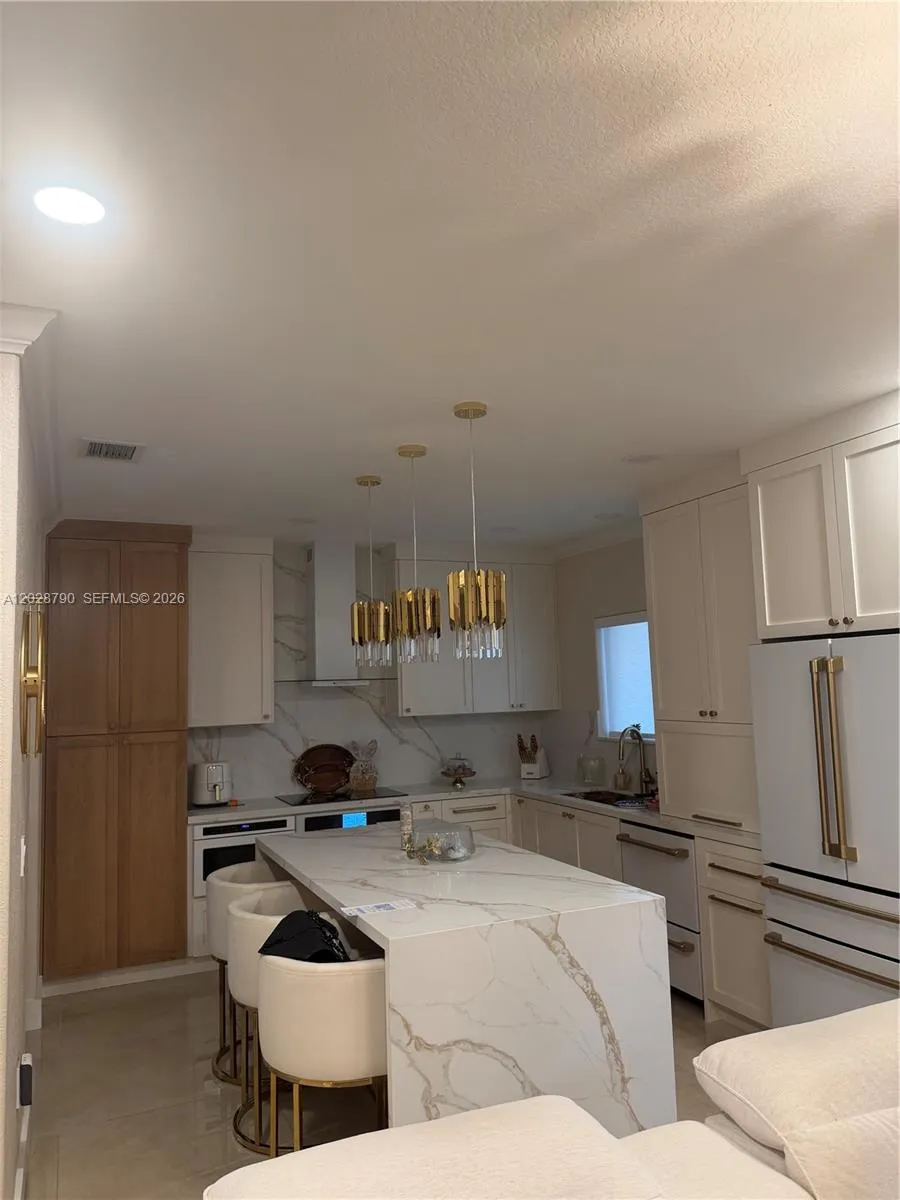 16816 NW 91st Ave, Miami Lakes FL 33018