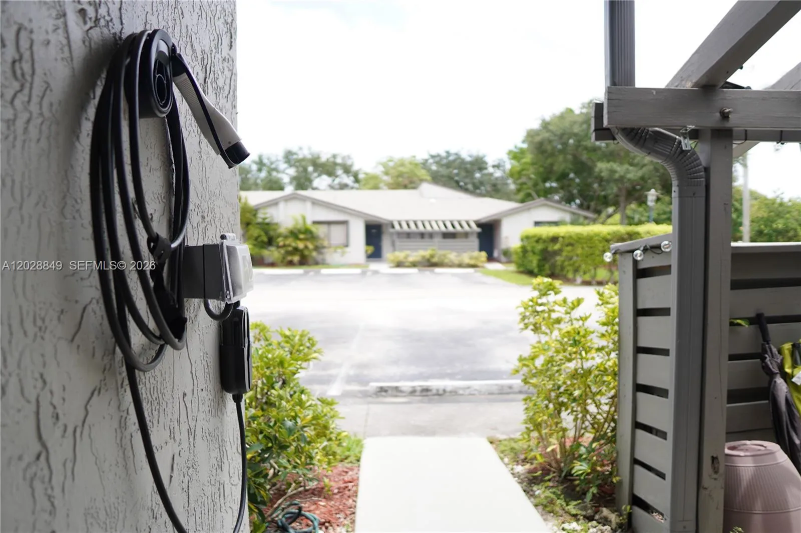 453 Lakeview Dr # 2, Weston FL 33326
