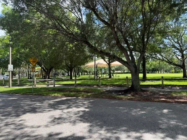 2015 Pinehurst Dr, West Palm Beach FL 33407