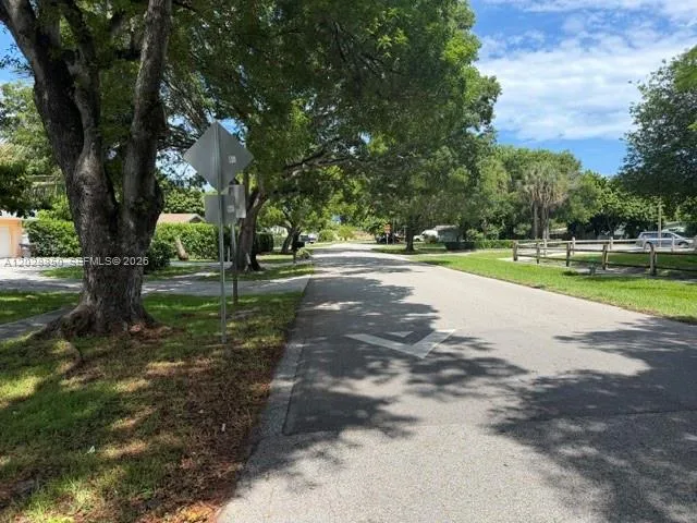 2015 Pinehurst Dr, West Palm Beach FL 33407