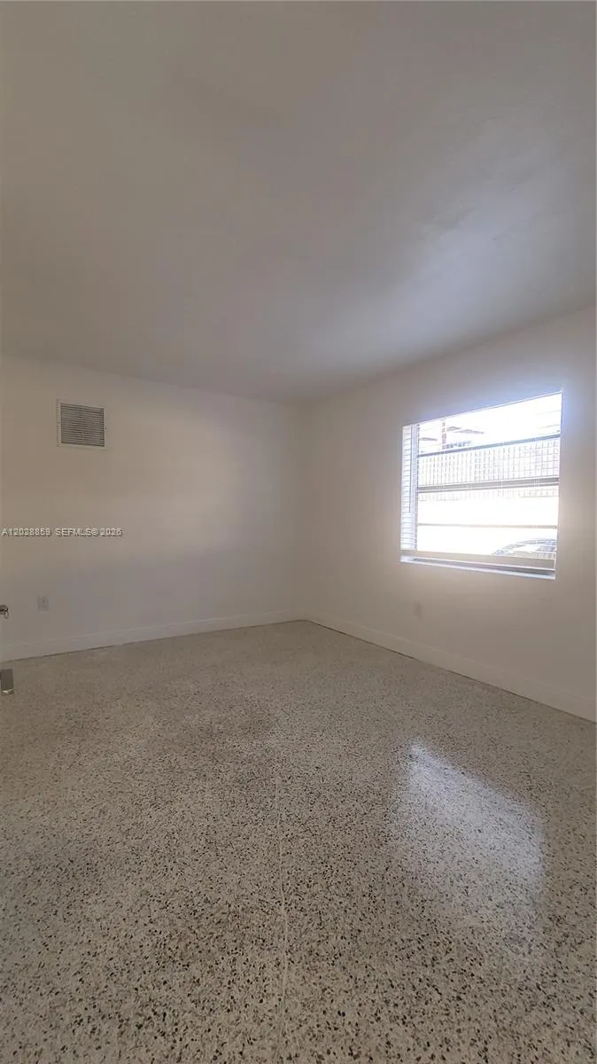 34 E 21st St # 3, Hialeah FL 33010