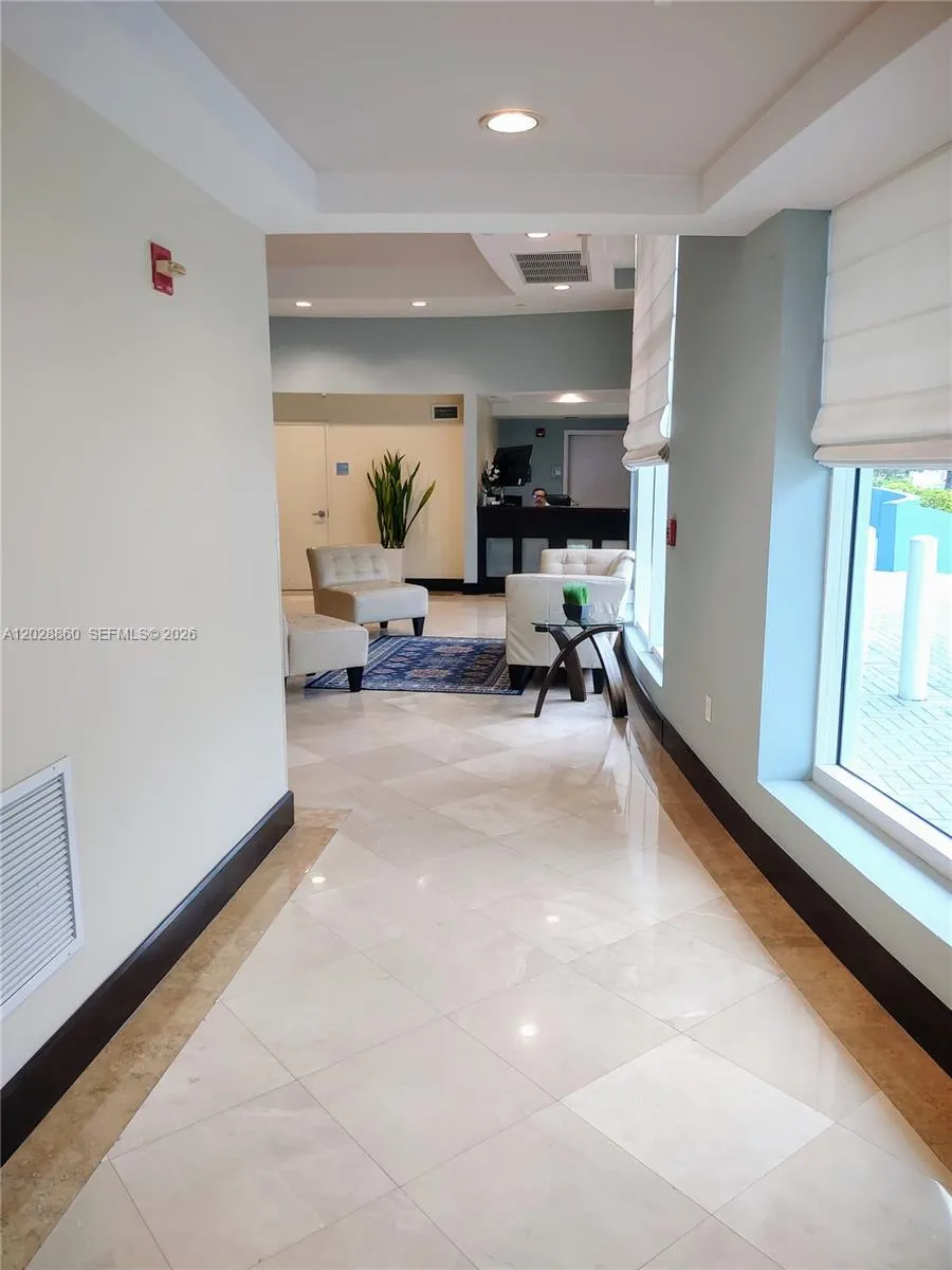 7600 Collins Ave # 417, Miami Beach FL 33141