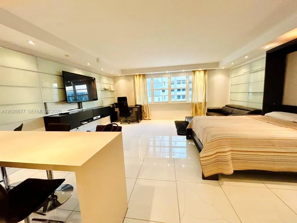 100 Lincoln Rd # 701, Miami Beach FL 33139