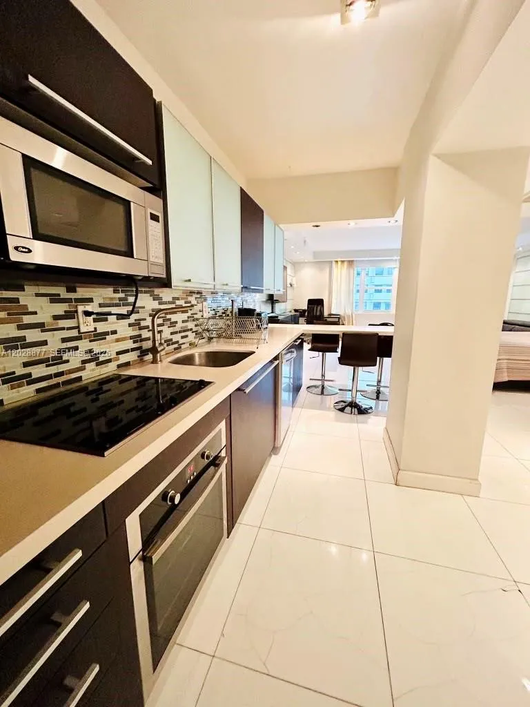 100 Lincoln Rd # 701, Miami Beach FL 33139