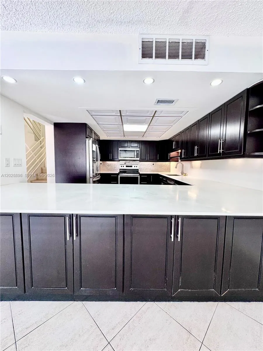 535 NW 98th Ave, Plantation FL 33324
