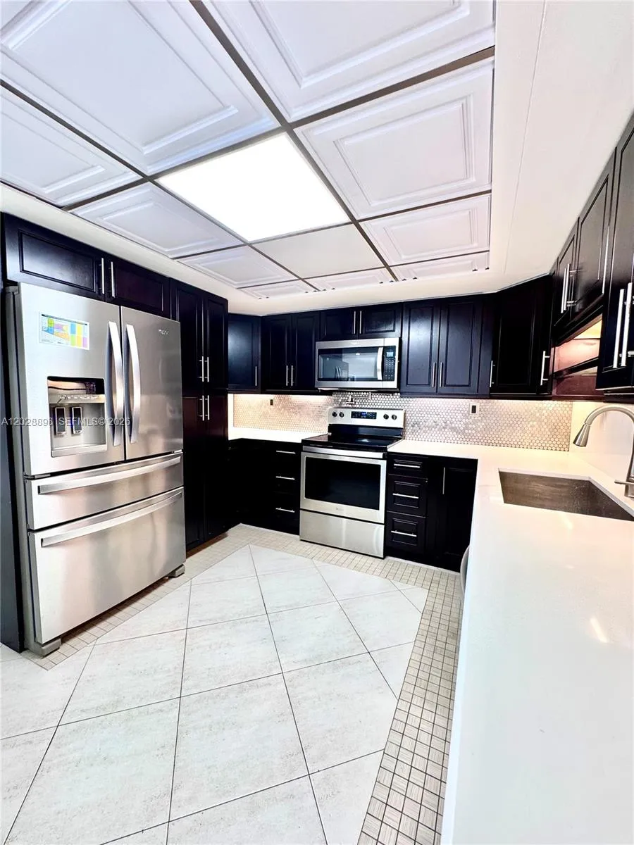 535 NW 98th Ave, Plantation FL 33324