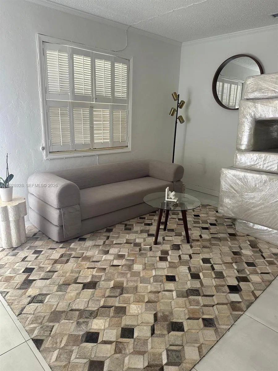 3600 SW 26th St, Miami FL 33133