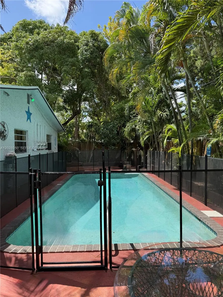 717 SW 13th Ave # 2, Fort Lauderdale FL 33312
