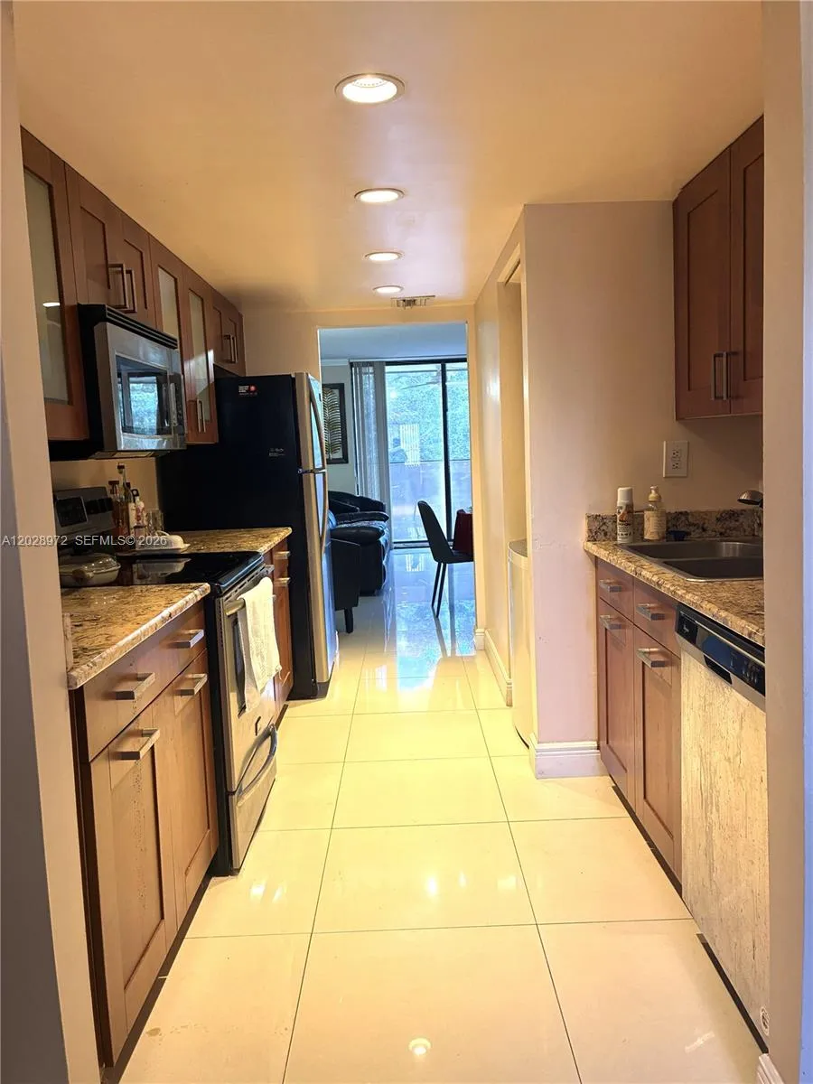 7451 NW 16th St # 403, Plantation FL 33313