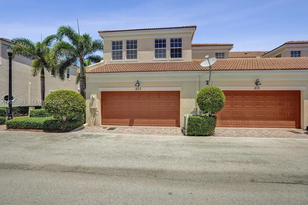 823 NW 82nd Ln, Boca Raton FL 33487