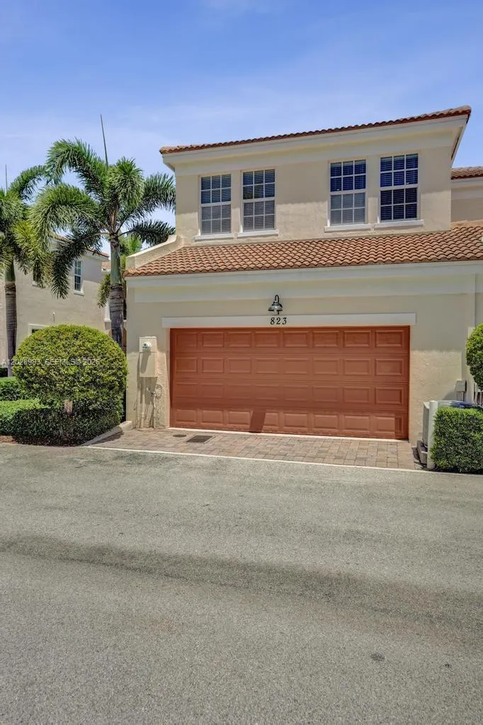823 NW 82nd Ln, Boca Raton FL 33487