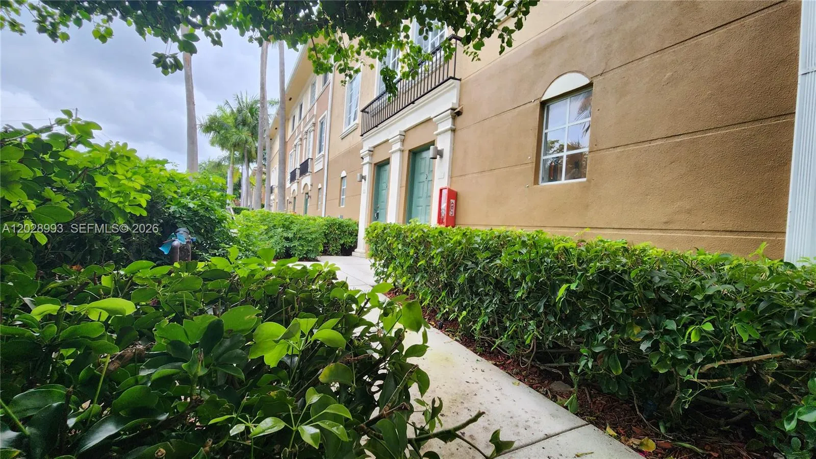 2911 NE 185th St # 2102, Aventura FL 33180