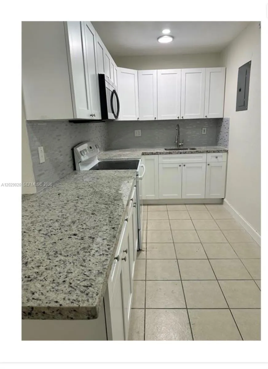 4590 SW 67th Ave # 14, Miami FL 33155