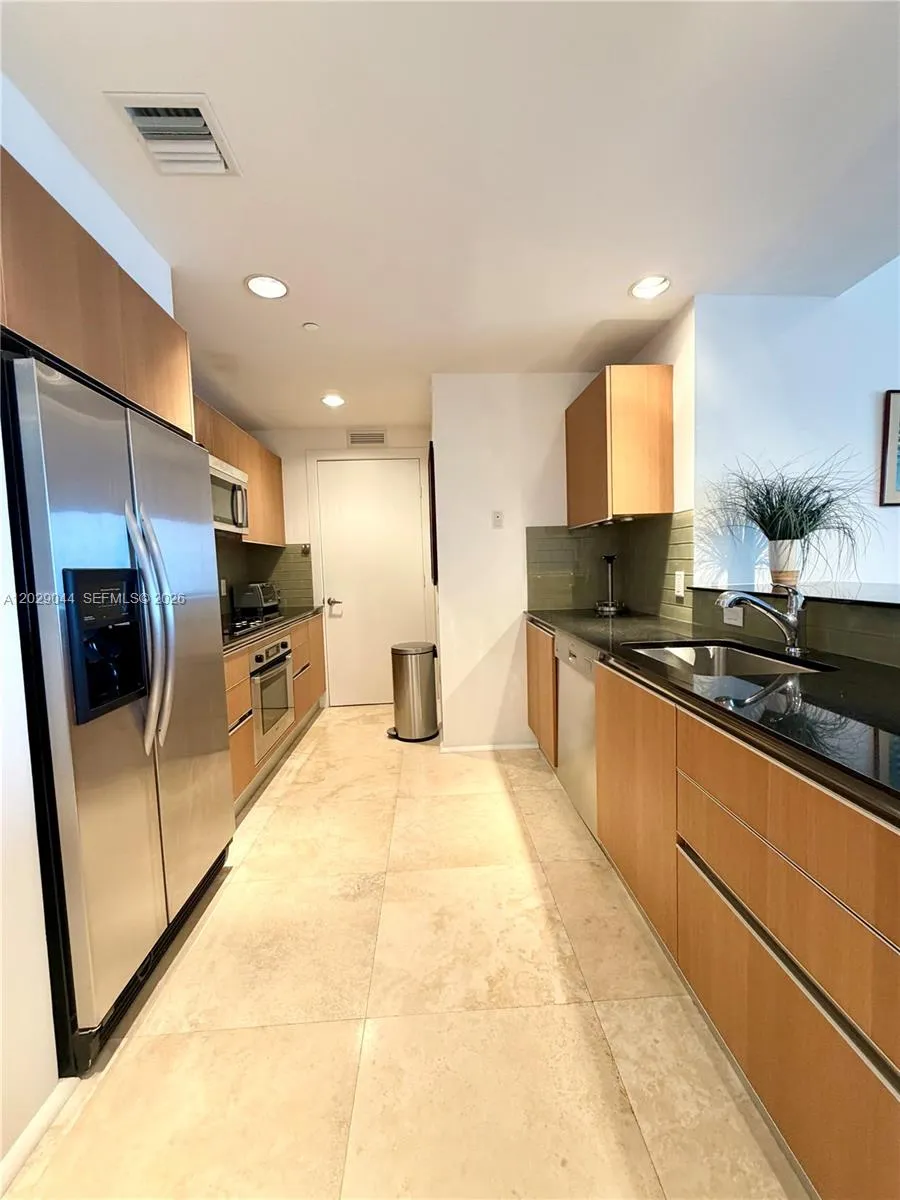 1060 Brickell Ave # 2003, Miami FL 33131