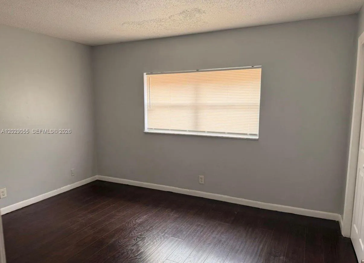 2512 NW 52nd Ave # 22B, Lauderhill FL 33313