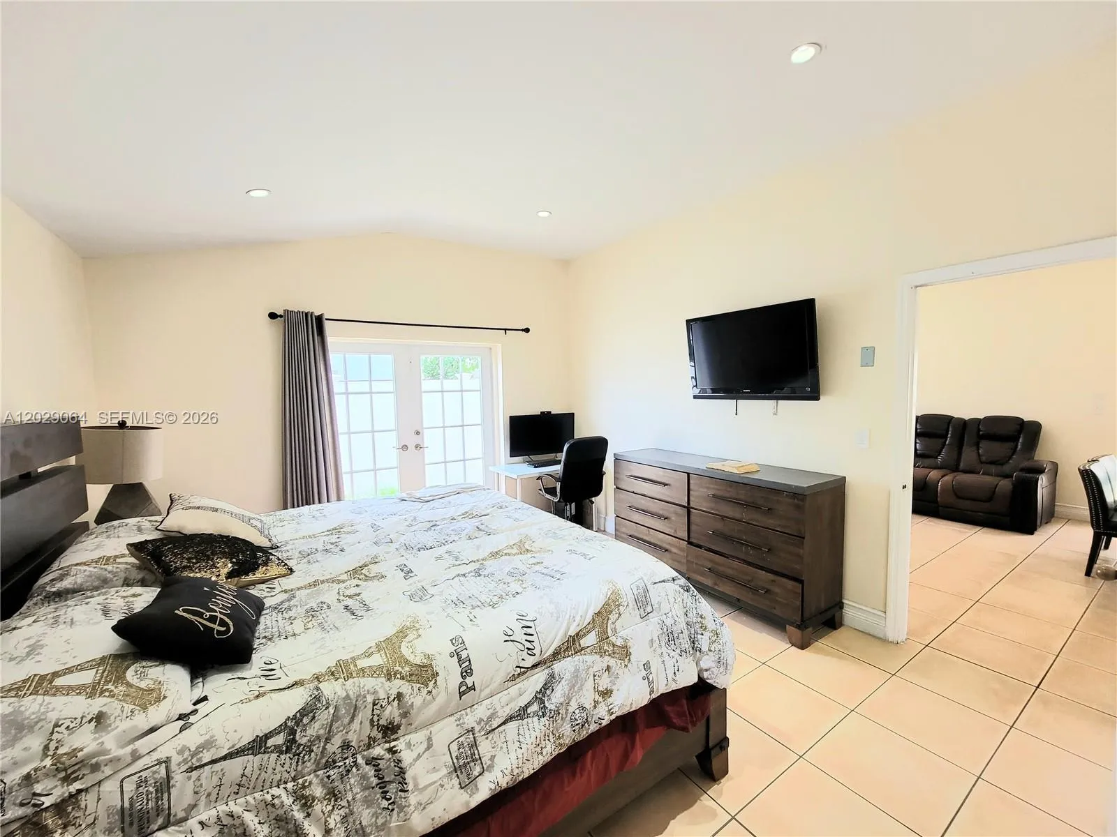 5267 NW 186th Ln, Miami Gardens FL 33055