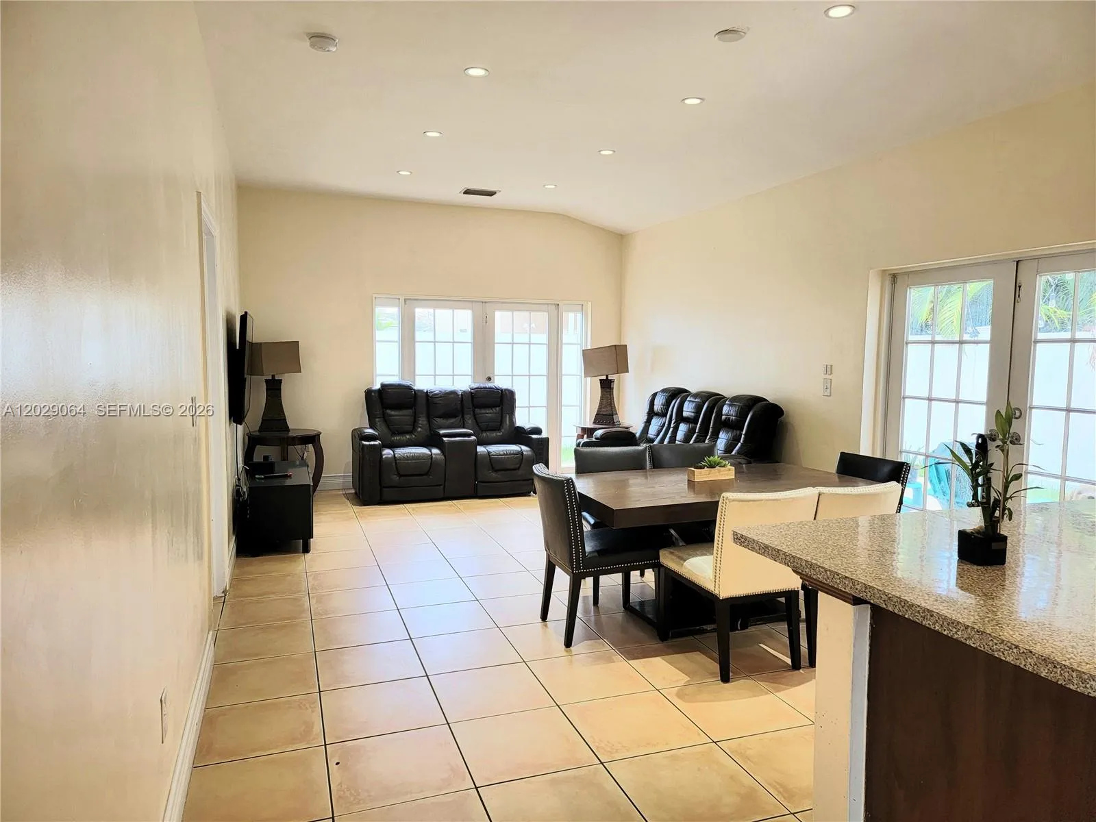 5267 NW 186th Ln, Miami Gardens FL 33055