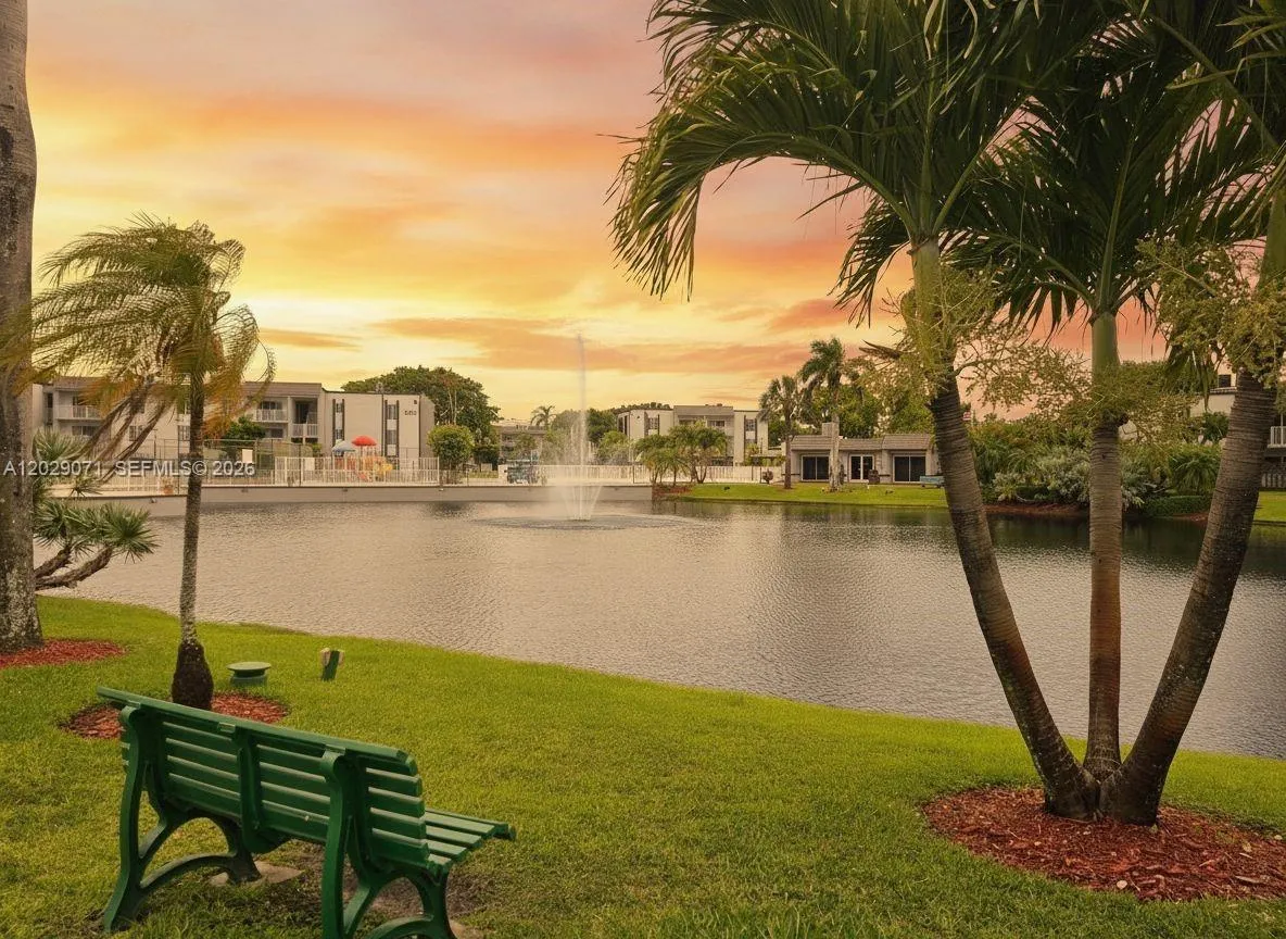 5241 Geneva Way # 202, Doral FL 33166