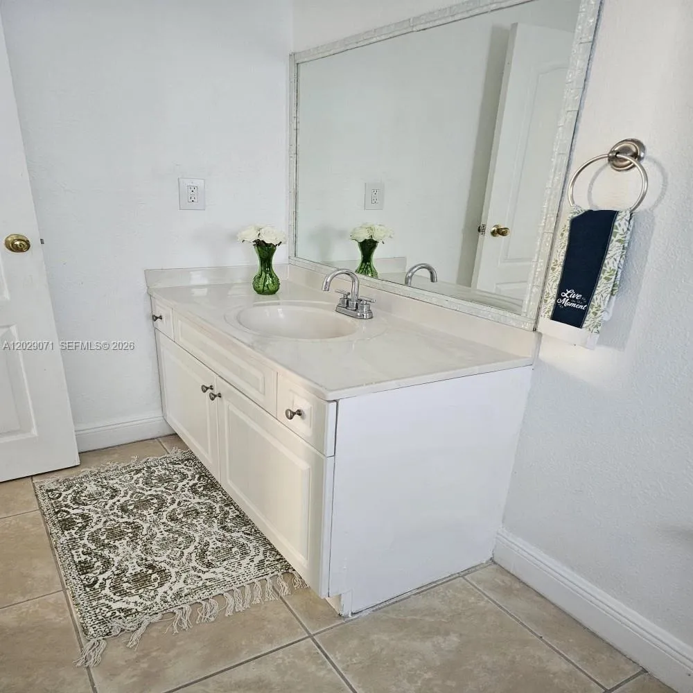 5241 Geneva Way # 202, Doral FL 33166
